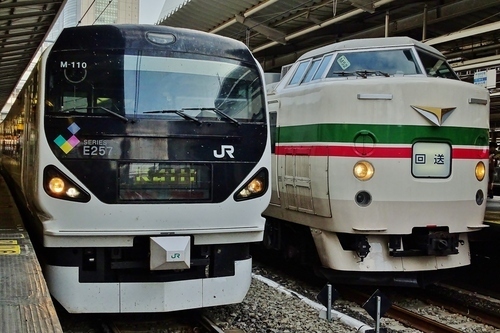 ❖ 189系 》八トタ 》M52 編成 》➅ 両: ( Crystal ( Clear ( Central^^)))